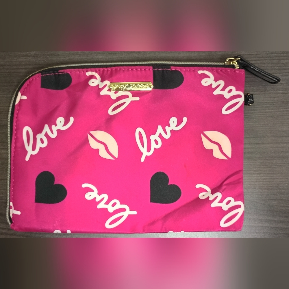 Betsey Johnson Pink Love Print Pouch Make-up Bag